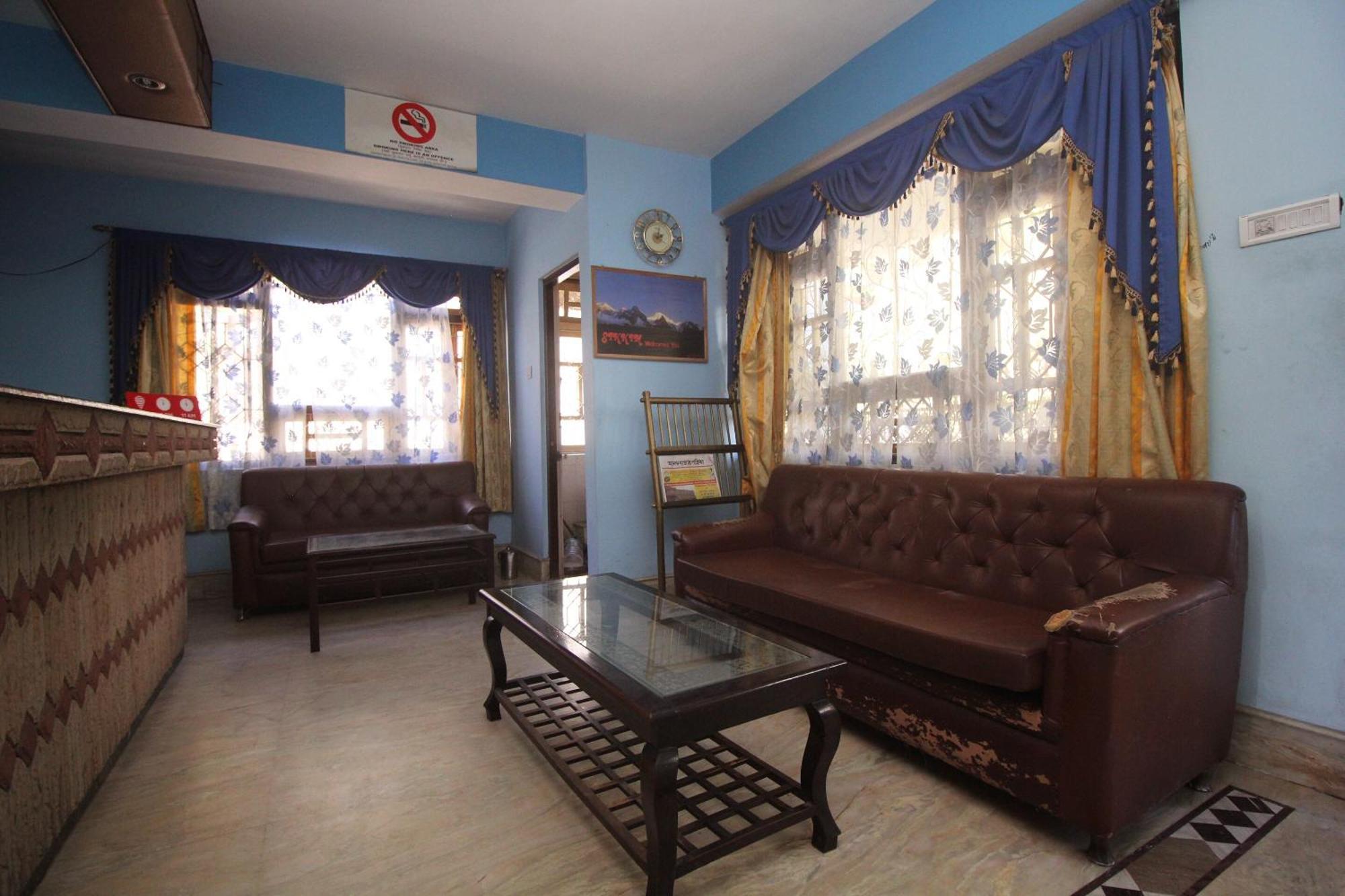 Oyo 10587 Vanjula Residency 甘托克 外观 照片
